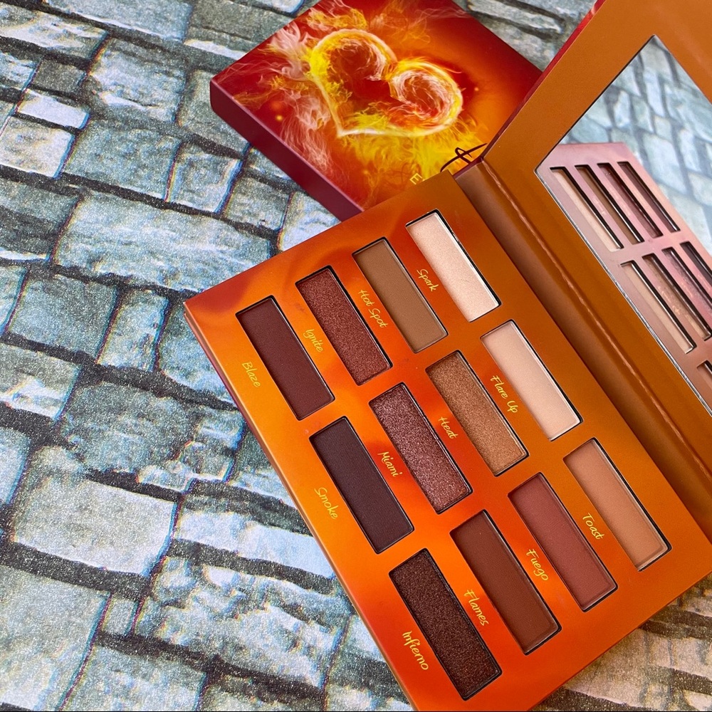 HOT FIRE ‘12’ Shadow Palette ‎️‍🔥‎️‍🔥